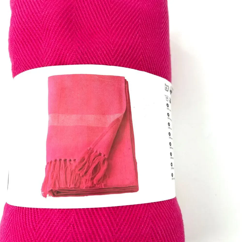 Ikea Hillegard 43x67 fushia cotton bath towel throw
